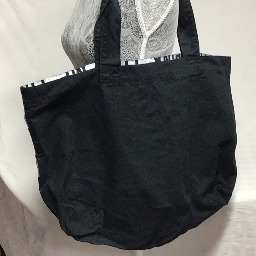 Large tote - Picture 2 of 6